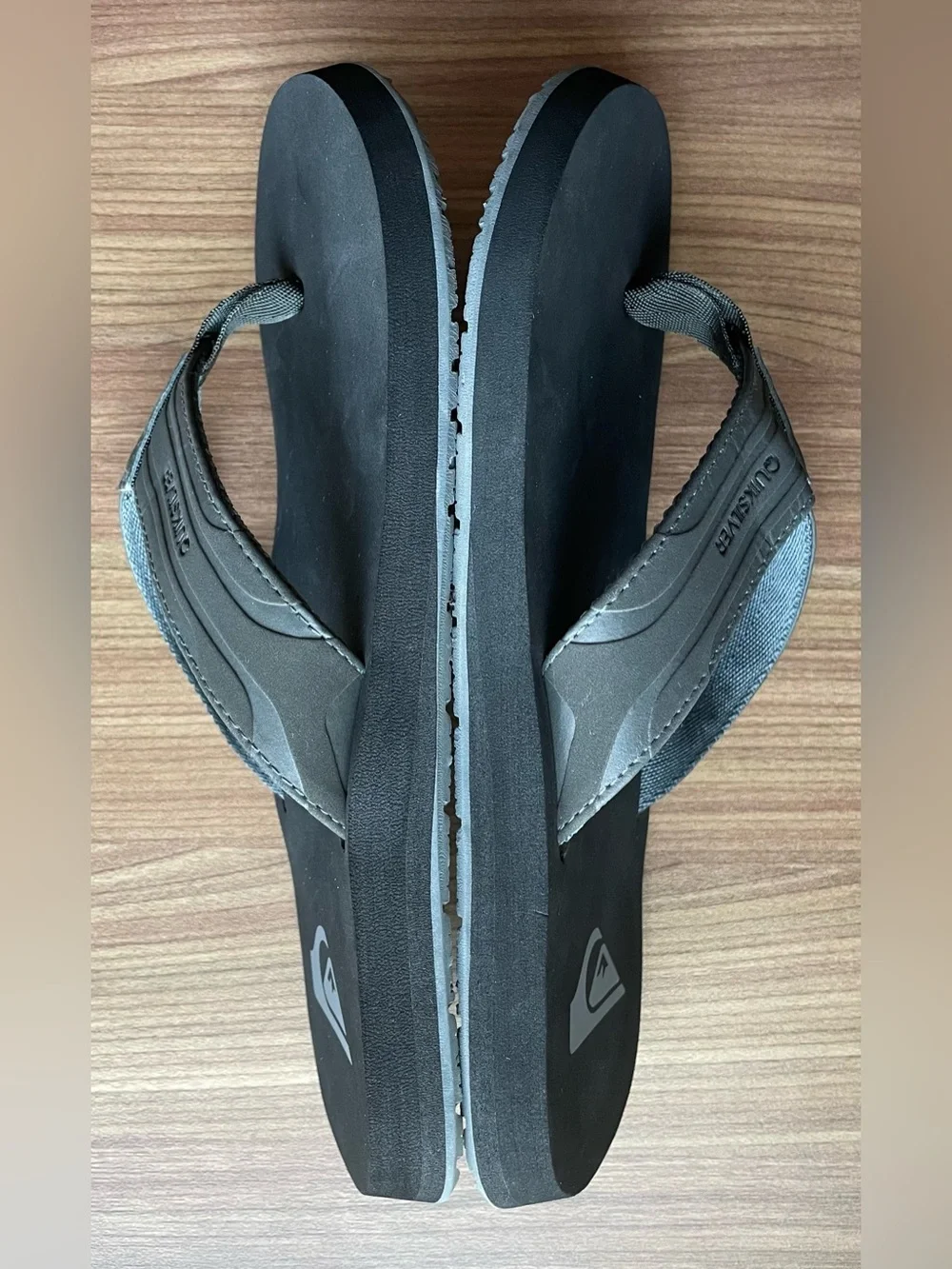 Quiksilver Men's Monkey Wrench Sandals Size 7 Black Grey Flip Flops Thong Worn 1
